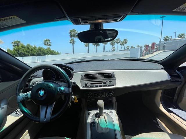 Photo of 2004 GRAY BMW Z4