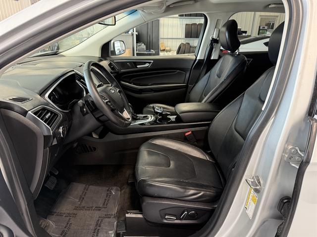 Photo of 2015 Ingot Silver Ford Edge
