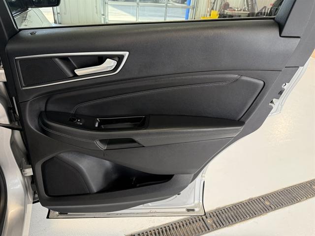 Photo of 2015 Ingot Silver Ford Edge