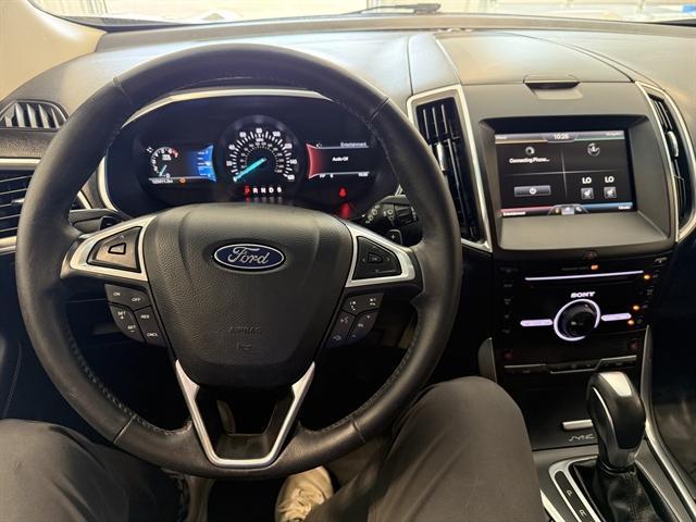 Photo of 2015 Ingot Silver Ford Edge