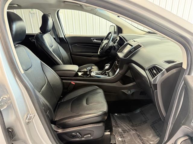 Photo of 2015 Ingot Silver Ford Edge