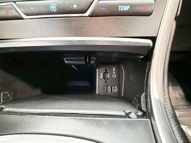 Photo of 2015 Ingot Silver Ford Edge