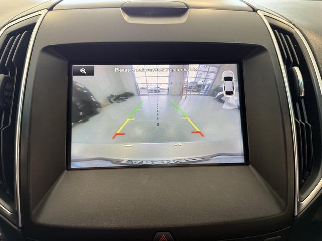 Photo of 2015 Ingot Silver Ford Edge