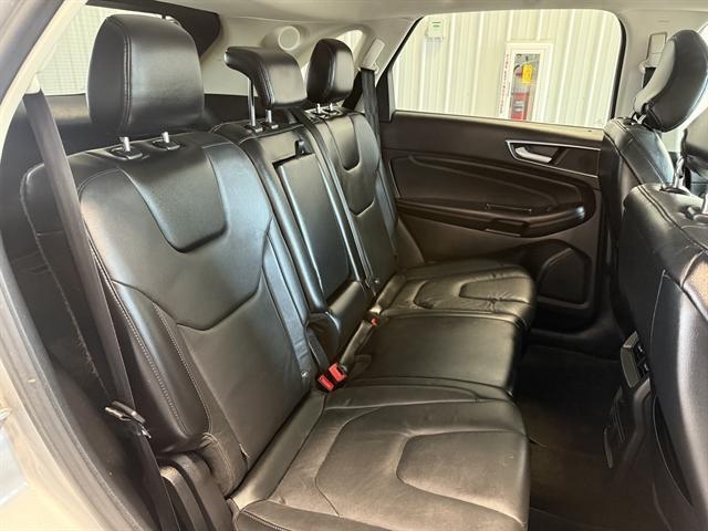 Photo of 2015 Ingot Silver Ford Edge