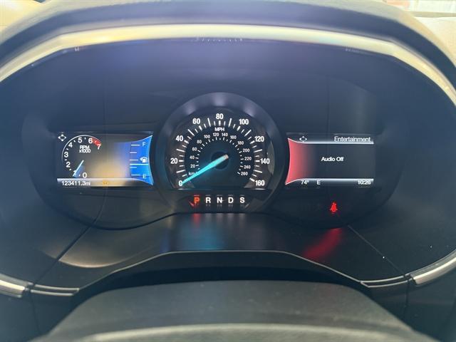 Photo of 2015 Ingot Silver Ford Edge