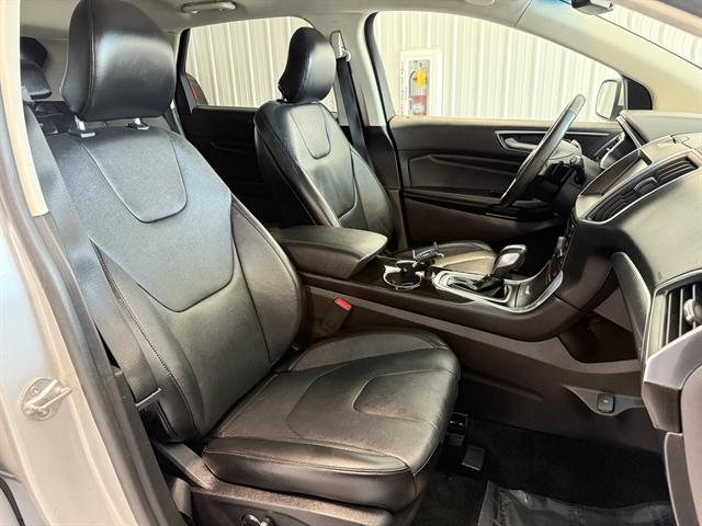 Photo of 2015 Ingot Silver Ford Edge