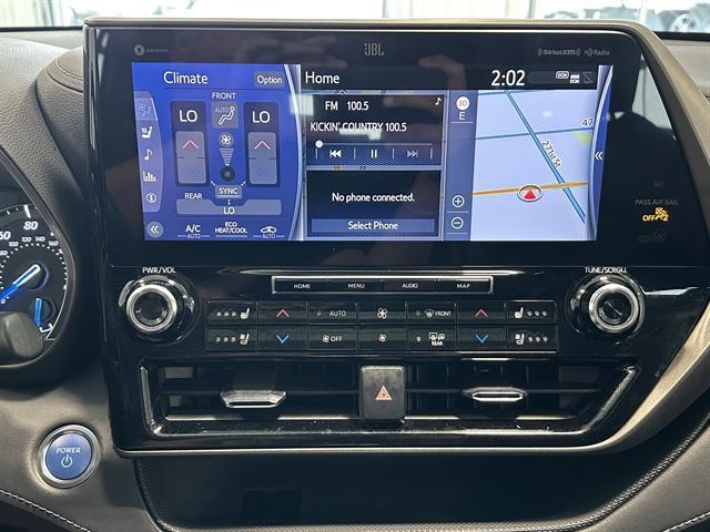 Photo of 2021 Blizzard Pearl Toyota Highlander Hybrid