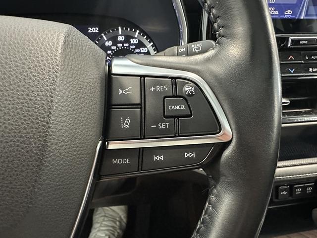 Photo of 2021 Blizzard Pearl Toyota Highlander Hybrid