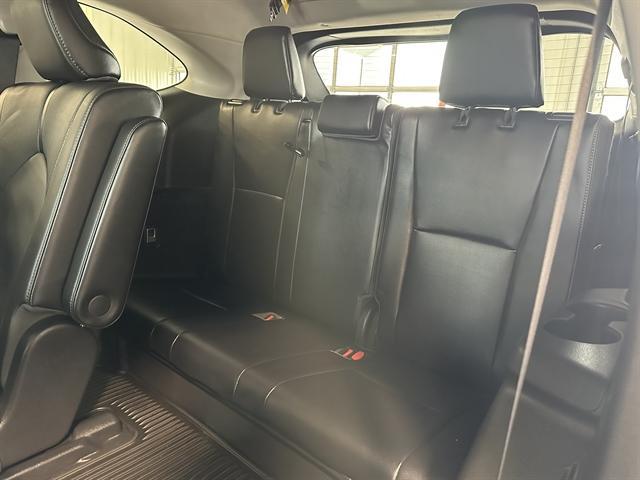 Photo of 2021 Blizzard Pearl Toyota Highlander Hybrid