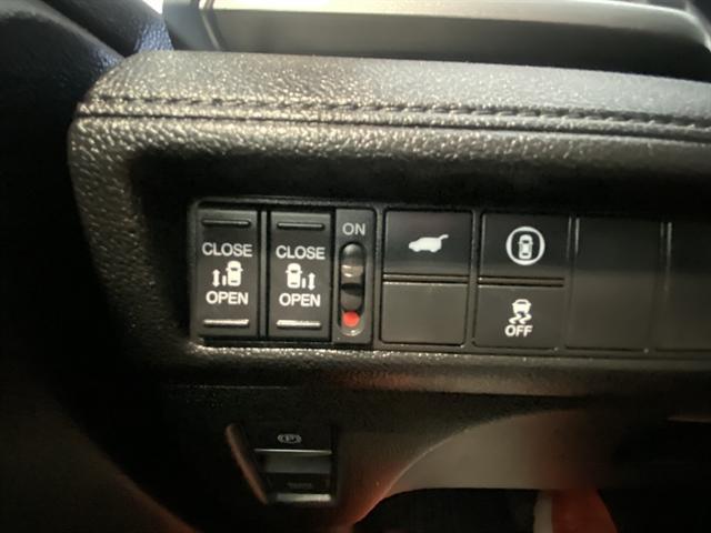 Photo of 2021 Platinum White Pearl Honda Odyssey