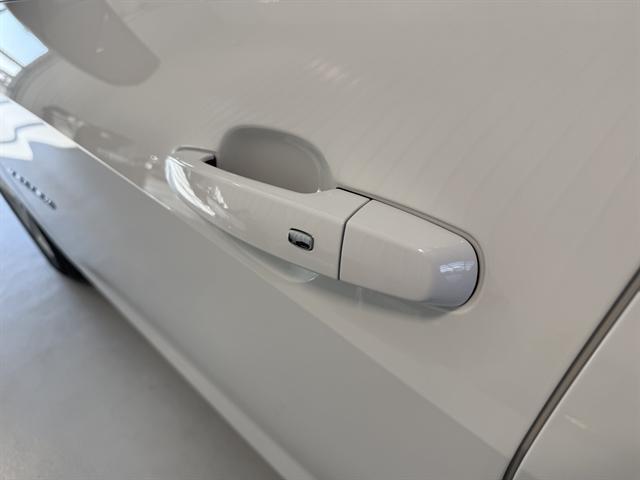 Photo of 2023 Summit White Chevrolet Malibu