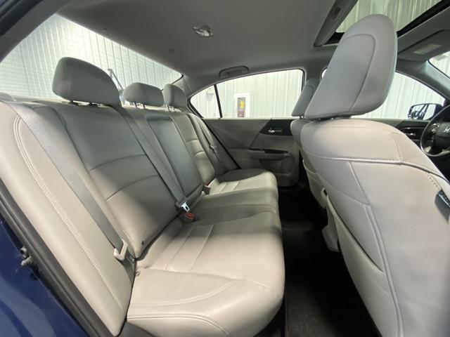 Photo of 2017 Obsidian Blue Pearl Honda Accord