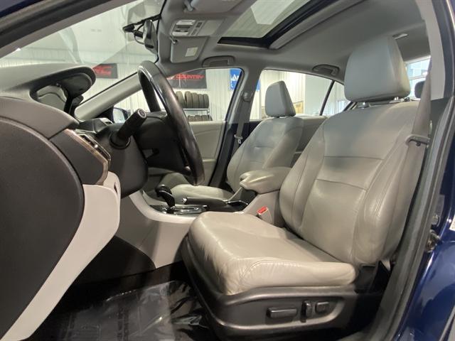 Photo of 2017 Obsidian Blue Pearl Honda Accord