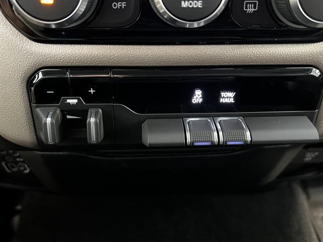 Photo of 2022 Bright White Clearcoat RAM 1500