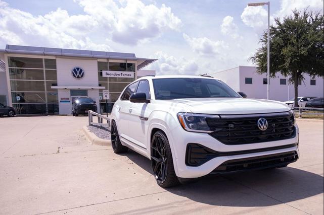 Photo of 2025 White Pearl Volkswagen Jetta