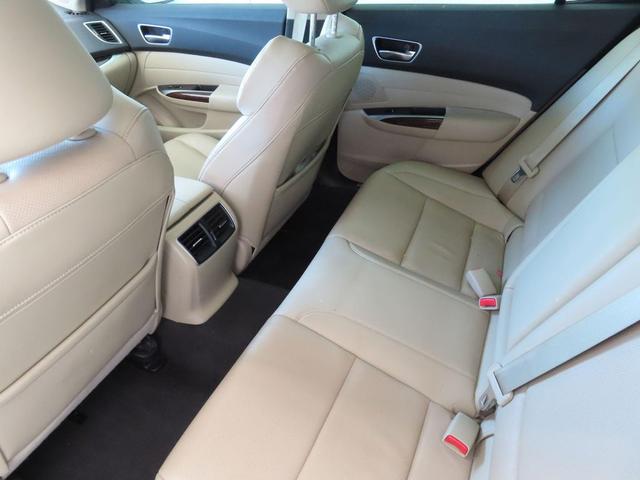 Photo of 2020 Platinum White Pearl Acura TLX