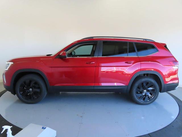 Photo of 2025 Red Metallic Volkswagen Atlas