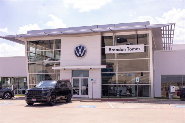 Photo of 2025 Silver Metallic Volkswagen Tiguan