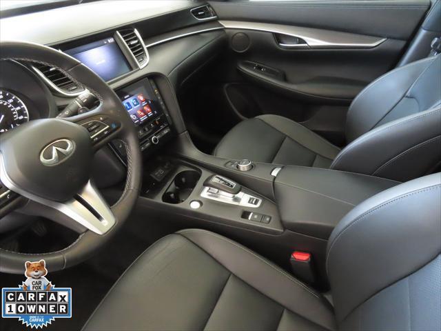 Photo of 2023 Lunar White INFINITI QX50