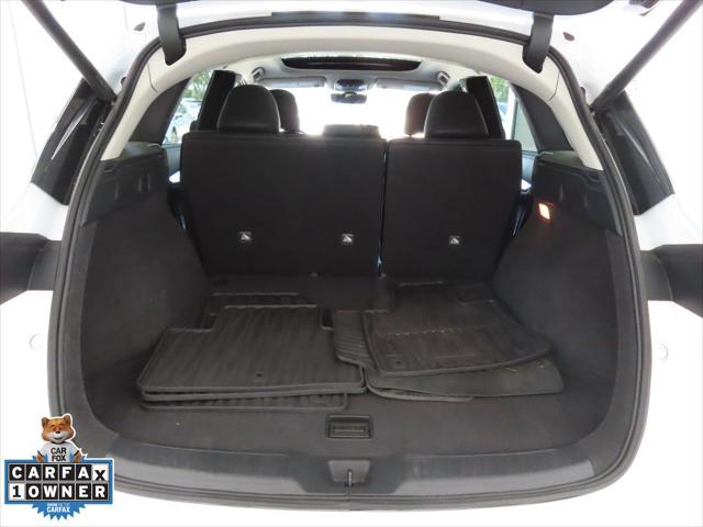 Photo of 2023 Lunar White INFINITI QX50