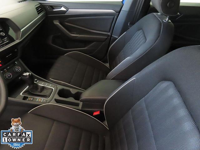 Photo of 2023 Blue Metallic Volkswagen Jetta