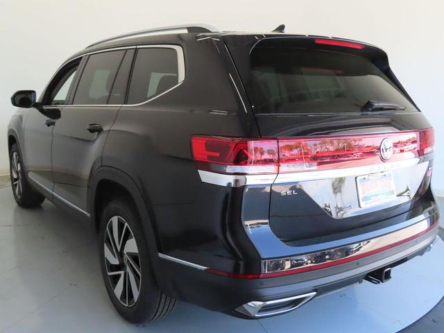 Photo of 2025 Deep Black Pearl Volkswagen Atlas