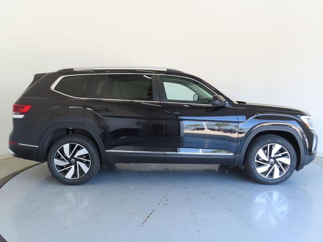 Photo of 2025 Deep Black Pearl Volkswagen Atlas