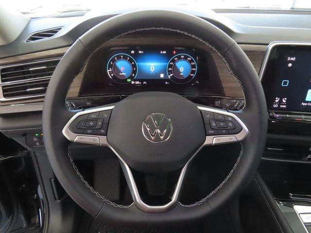 Photo of 2025 Deep Black Pearl Volkswagen Atlas