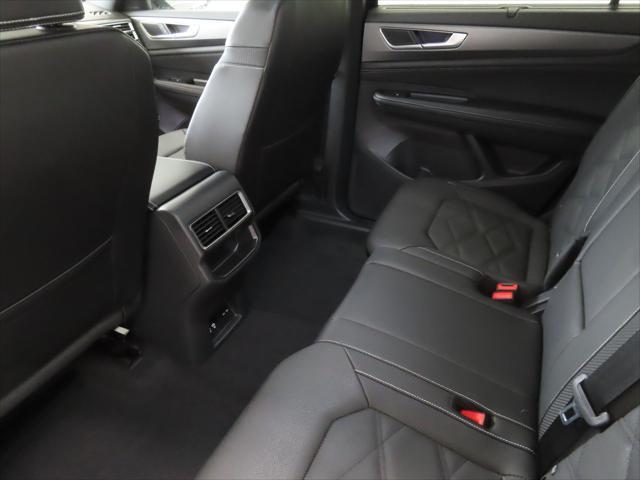 Photo of 2025 Deep Black Pearl Volkswagen Atlas Cross Sport