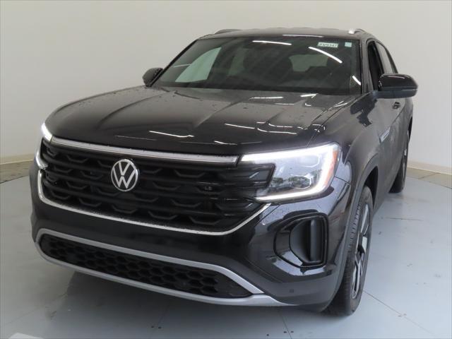 Photo of 2025 Deep Black Pearl Volkswagen Atlas Cross Sport