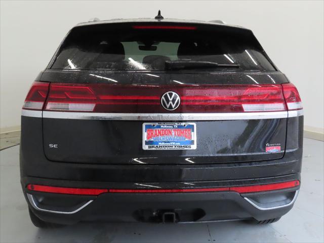 Photo of 2025 Deep Black Pearl Volkswagen Atlas Cross Sport