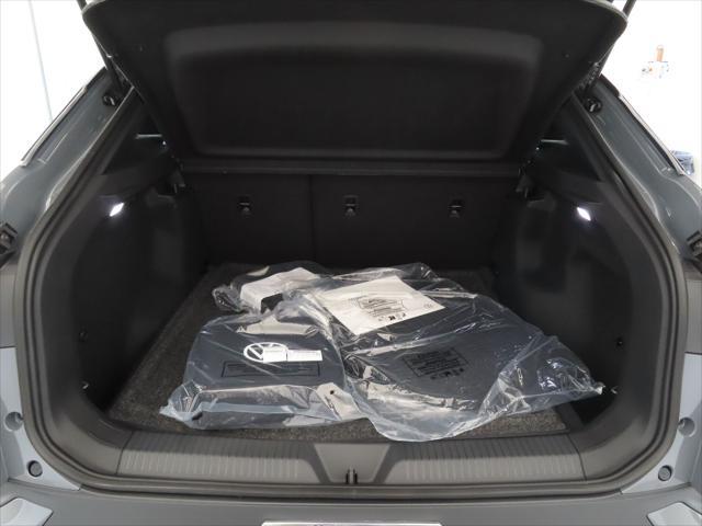 Photo of 2025 pure gray Volkswagen ID.4