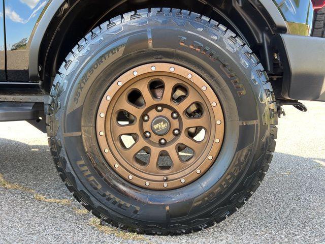 Photo of 2021 Shadow Black Ford Bronco