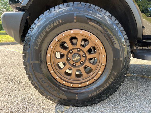 Photo of 2021 Shadow Black Ford Bronco