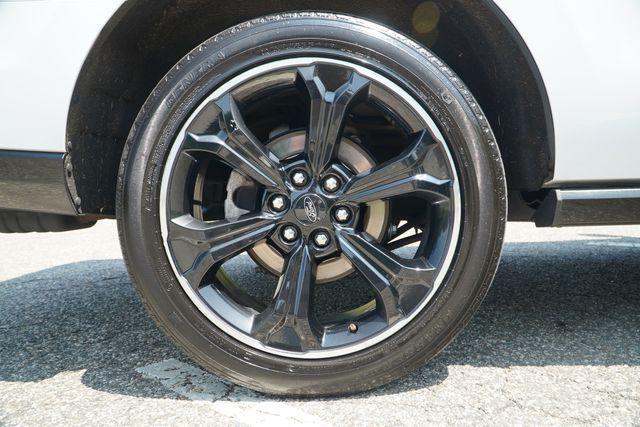 Photo of 2022 White Ford Expedition
