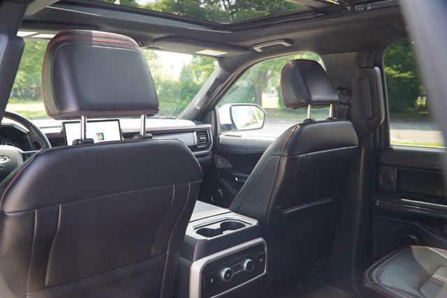 Photo of 2022 White Ford Expedition