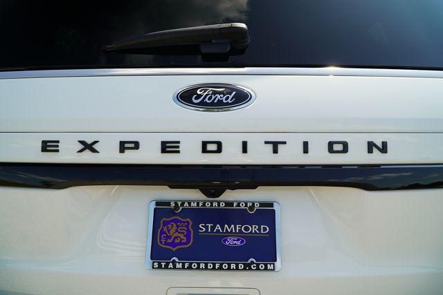 Photo of 2022 White Ford Expedition
