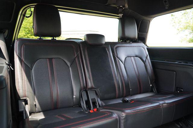 Photo of 2022 White Ford Expedition