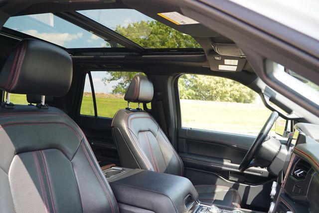 Photo of 2022 White Ford Expedition
