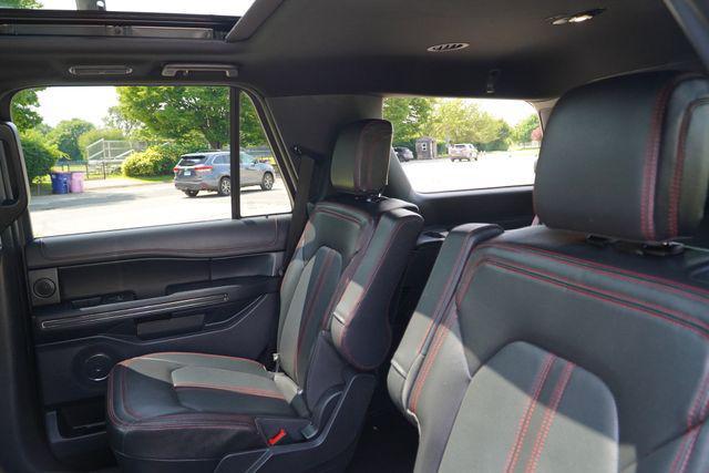 Photo of 2022 White Ford Expedition