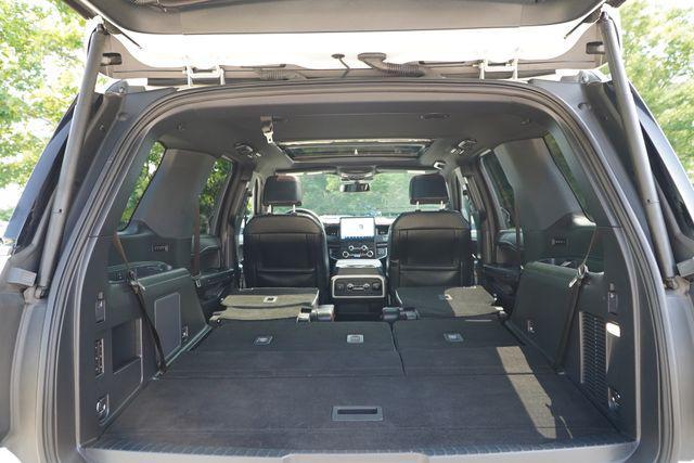 Photo of 2022 White Ford Expedition