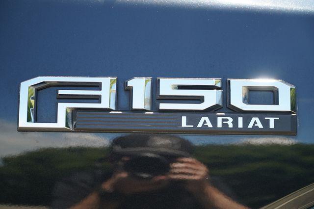 Photo of 2015 Tuxedo Black Metallic Ford F-150