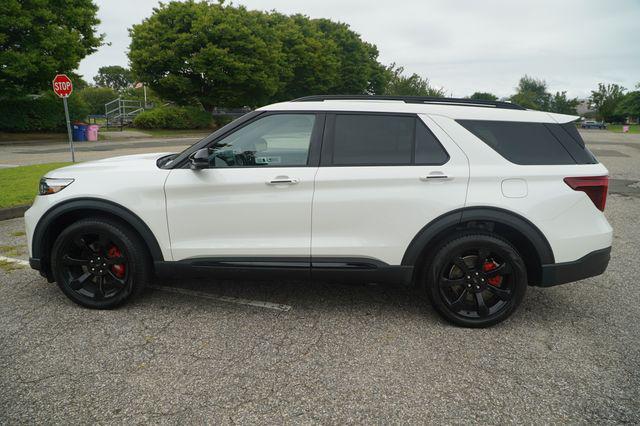 Photo of 2022 Star White Metallic Tri-Coat Ford Explorer