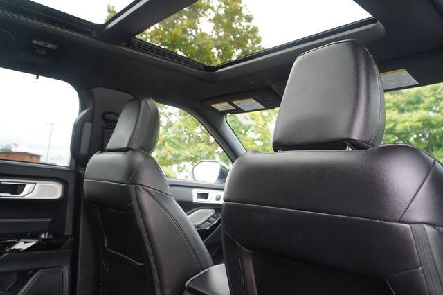 Photo of 2022 Star White Metallic Tri-Coat Ford Explorer