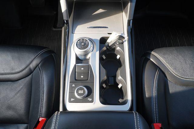 Photo of 2022 Carbonized Gray Metallic Ford Explorer