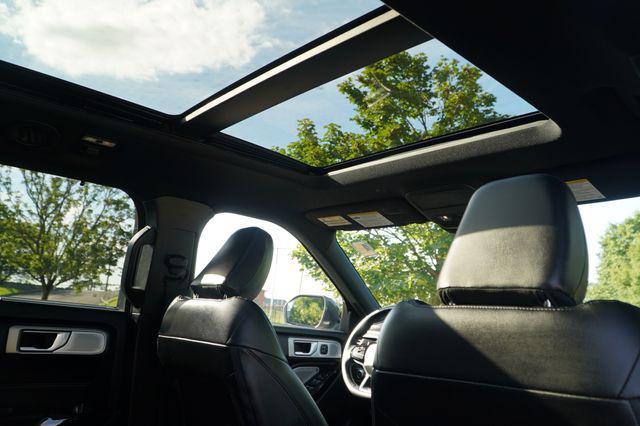 Photo of 2022 Carbonized Gray Metallic Ford Explorer