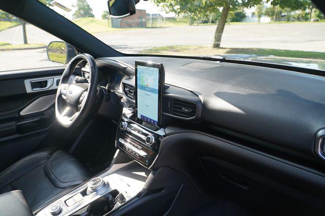 Photo of 2022 Carbonized Gray Metallic Ford Explorer