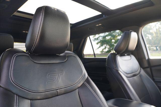 Photo of 2022 Carbonized Gray Metallic Ford Explorer