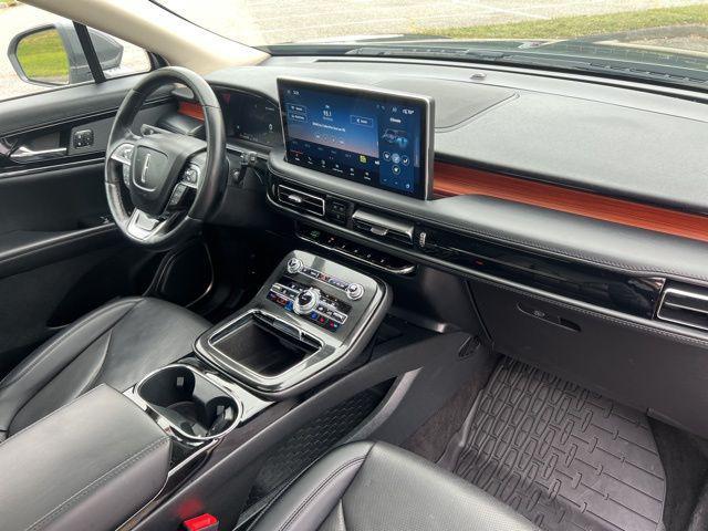 Photo of 2022 Asher Gray Metallic Clearcoat Lincoln Nautilus