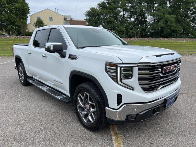 Photo of 2024 Summit White GMC Sierra 1500